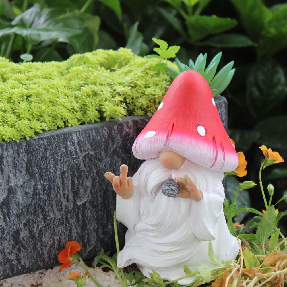 Mushroom Smoking Gnomes Funny  - مراجعة Gardening Tools Store وسعره