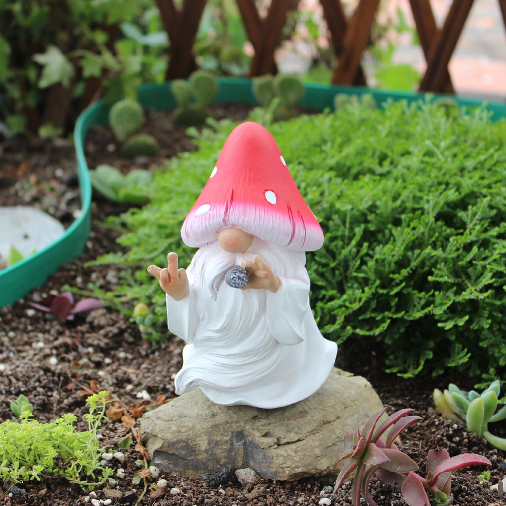 Mushroom Smoking Gnomes Funny  - مراجعة Gardening Tools Store وسعره
